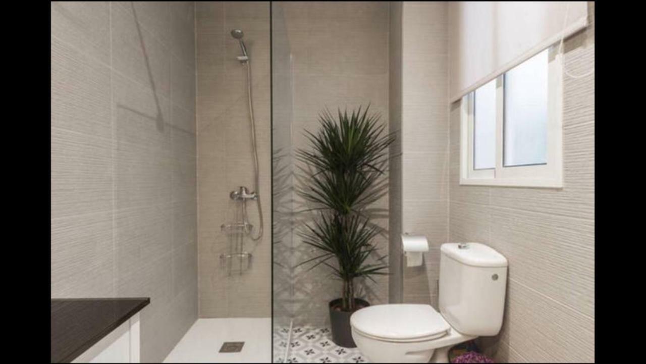 Reina Apartment Valencia Exterior photo